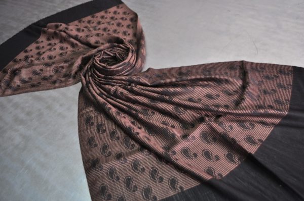 Paisley Design Fine wool Stole